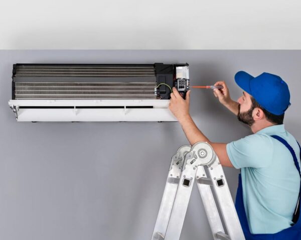تعمیر اجزای یونیت خارجی کولرگازی دو تیکه شامل موتور و خازن و برد 09121507825